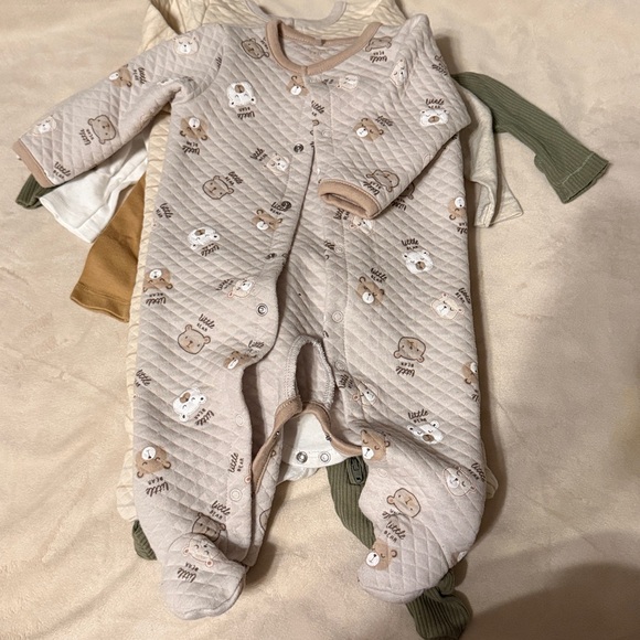 Assorted Kids One Pieces Set - Picture 3 of 8